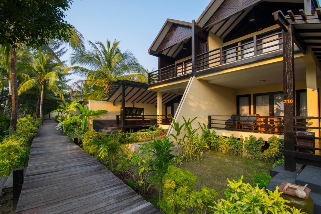 Bay Of Bengal - Ngwe Saung